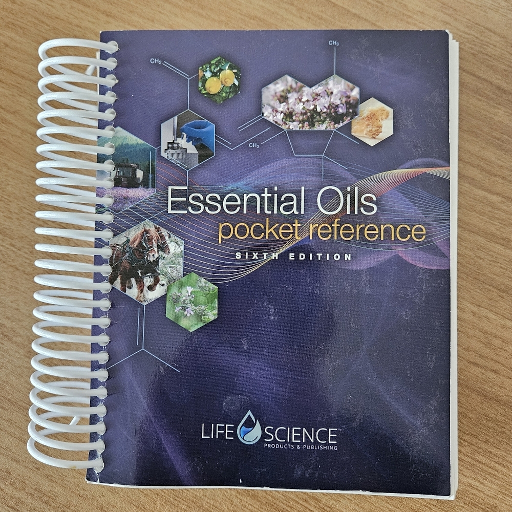 Essential oils pocket reference sixth addition book life science publishing